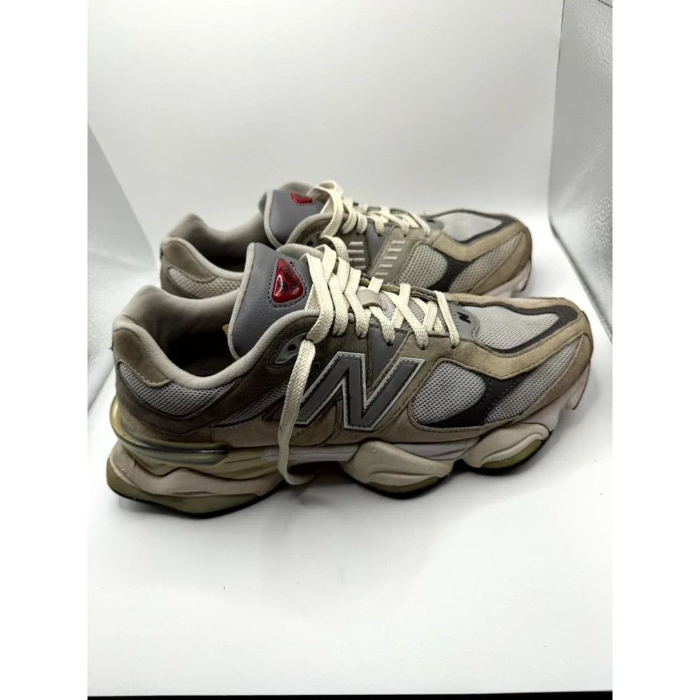 New Balance 9060 Unisex M10/W11.5 Shoes Rain Cloud‎ Castle Rock Lace Up Sneakers